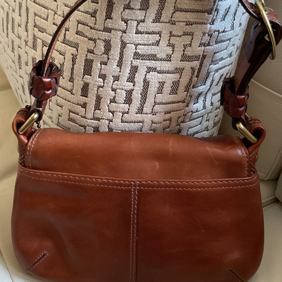 Vintage Coach Bleeker small flap Shoulder Bag in brown leather - Picture 8 of 8